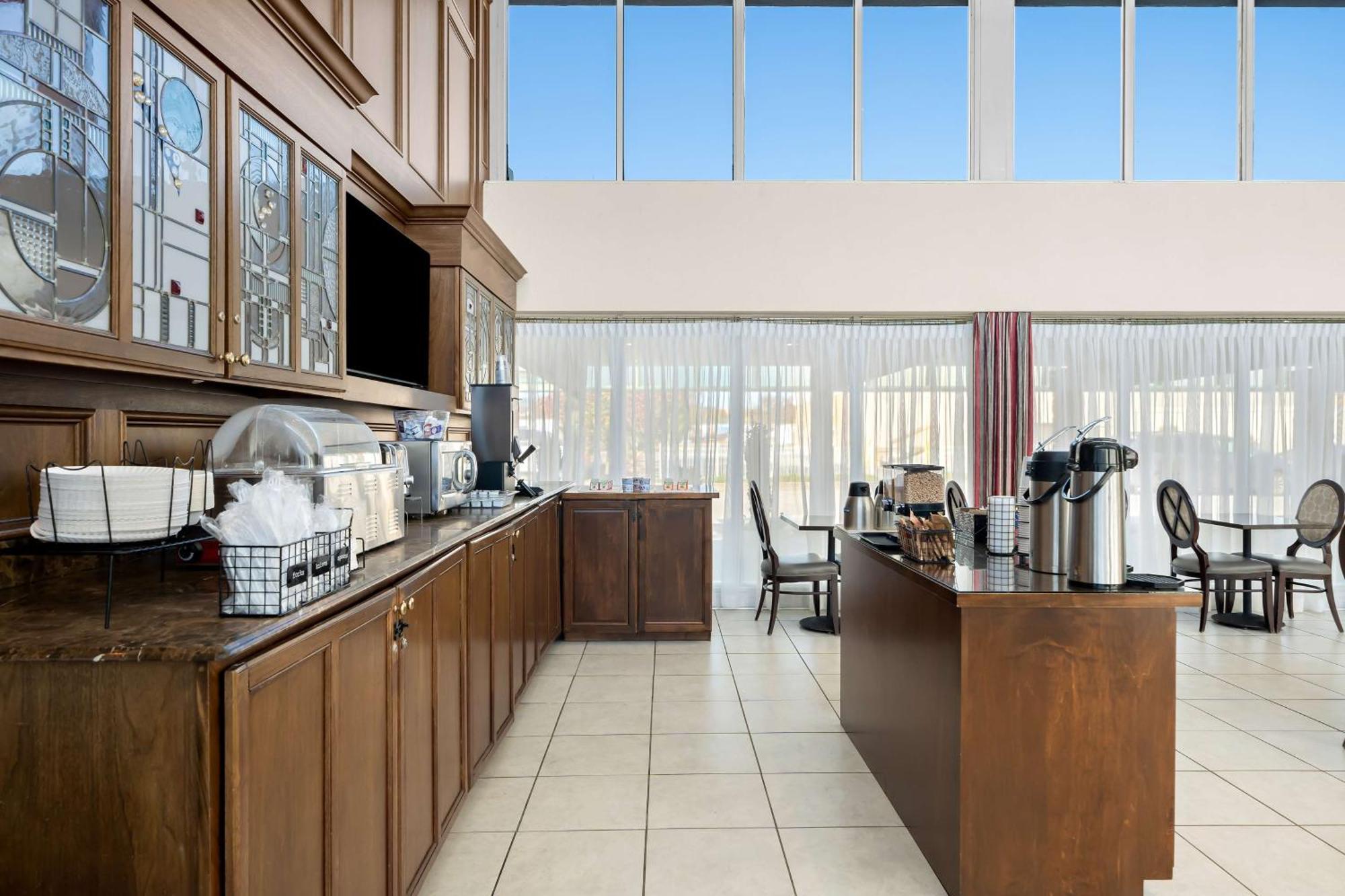 Brandywine Valley Inn Surestay Plus By Best Western Wilmington Exterior photo