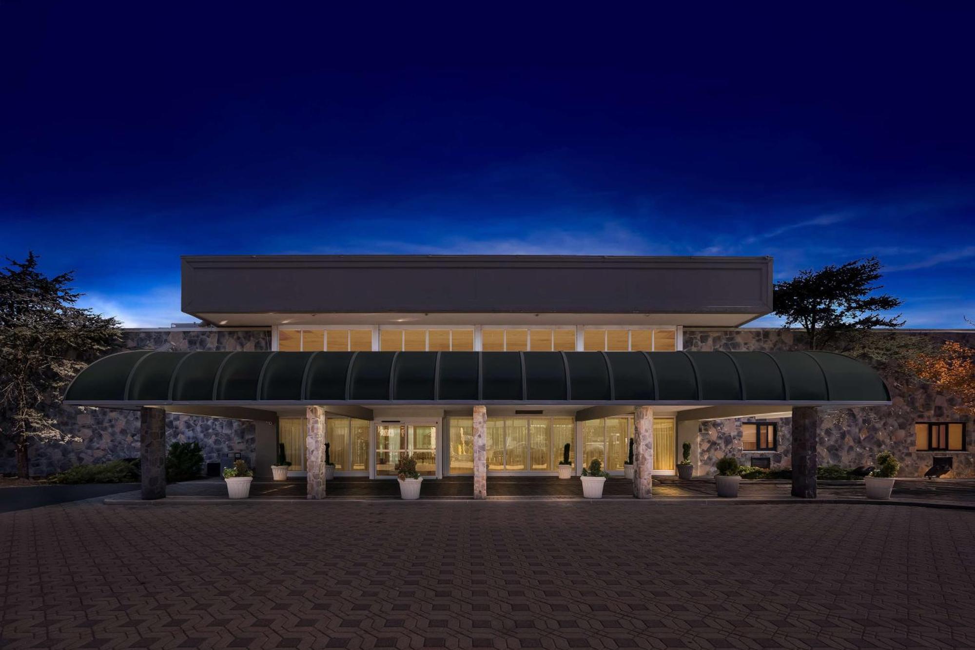 Brandywine Valley Inn Surestay Plus By Best Western Wilmington Exterior photo